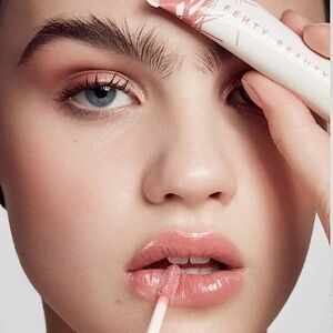 New! 💄👄FENTY BEAUTY Luscious Lip Balm in Pinch Me
